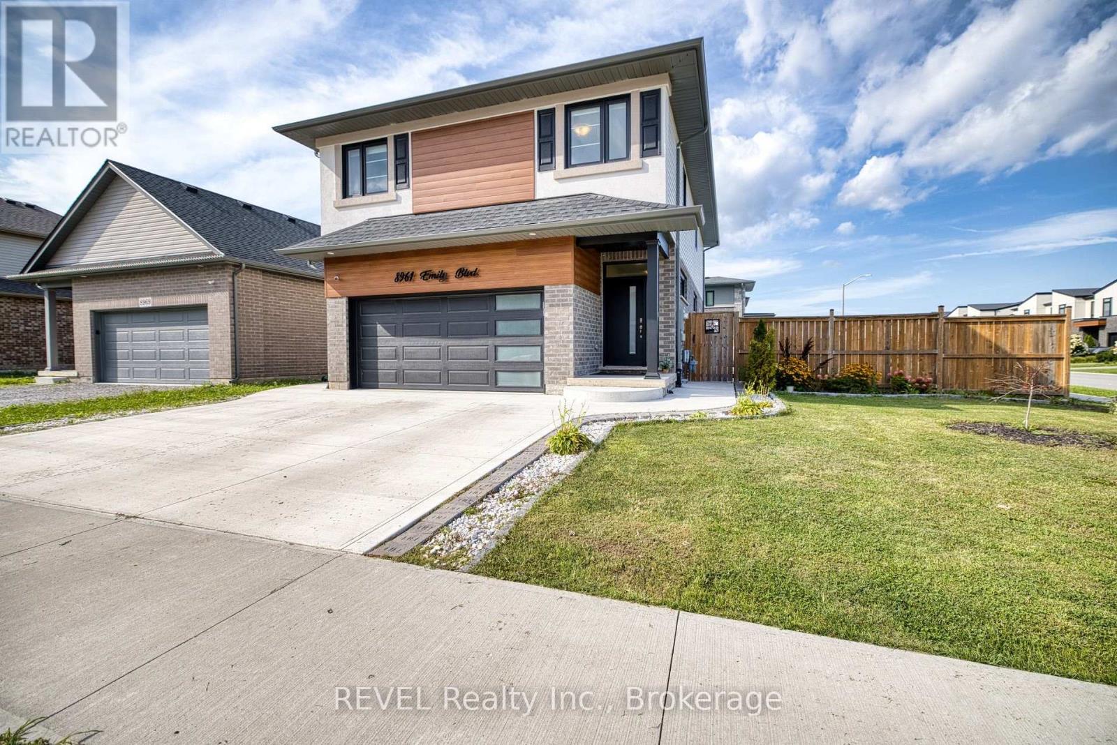 8961 EMILY BOULEVARD - 1