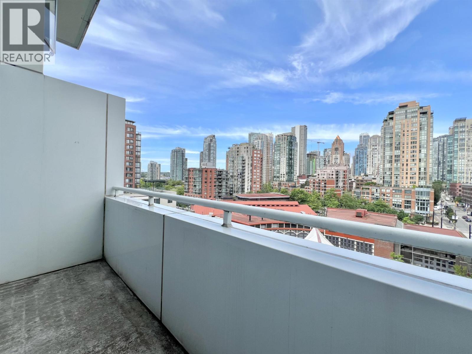 2 Bed, 2 Bath House for Sale in Vancouver – 1002 1201 MARINASIDE CRESCENT, Vancouver – MLS# R3158986 - Image 20