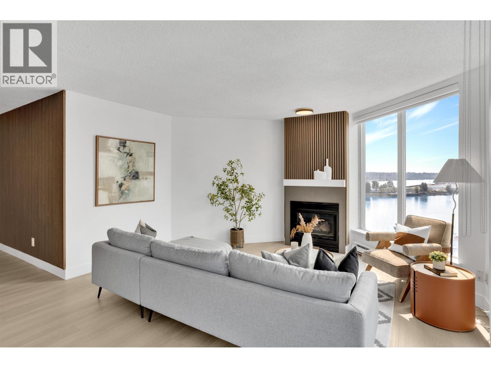 1503 1135 QUAYSIDE DRIVE