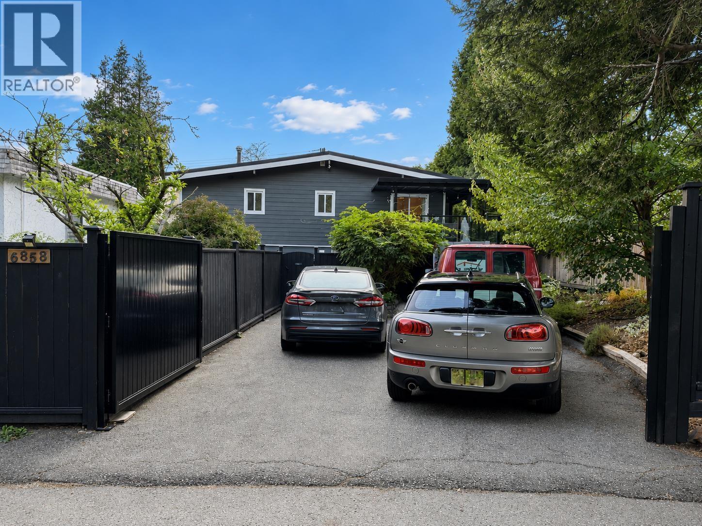 4 Bed, 4 Bath House for Sale in Burnaby – 6858 PATTERSON AVENUE, Burnaby – MLS# R3158988 - Image 34