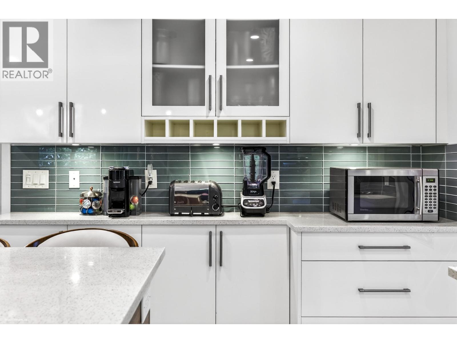 4 Bed, 4 Bath House for Sale in Burnaby – 6858 PATTERSON AVENUE, Burnaby – MLS# R3158988 - Image 6