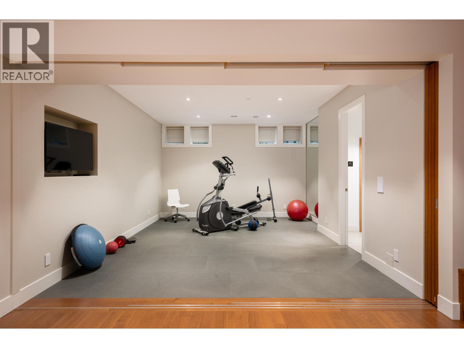 6 Bed, 8 Bath House for Sale in Vancouver – 5961 CHURCHILL STREET, Vancouver – MLS# R3158997 - Image 31