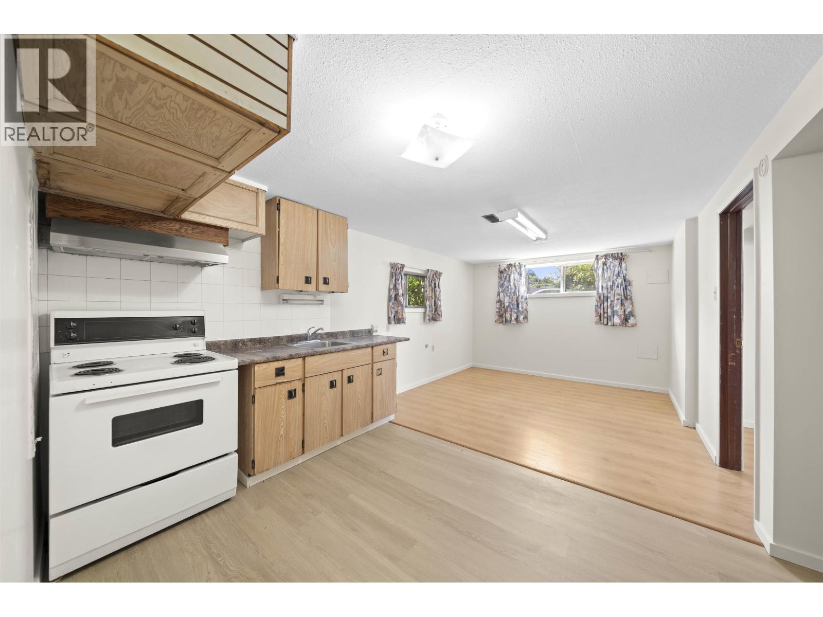 4 Bed, 2 Bath House for Sale in Vancouver – 942 NANAIMO STREET, Vancouver – MLS# R3159012 - Image 16