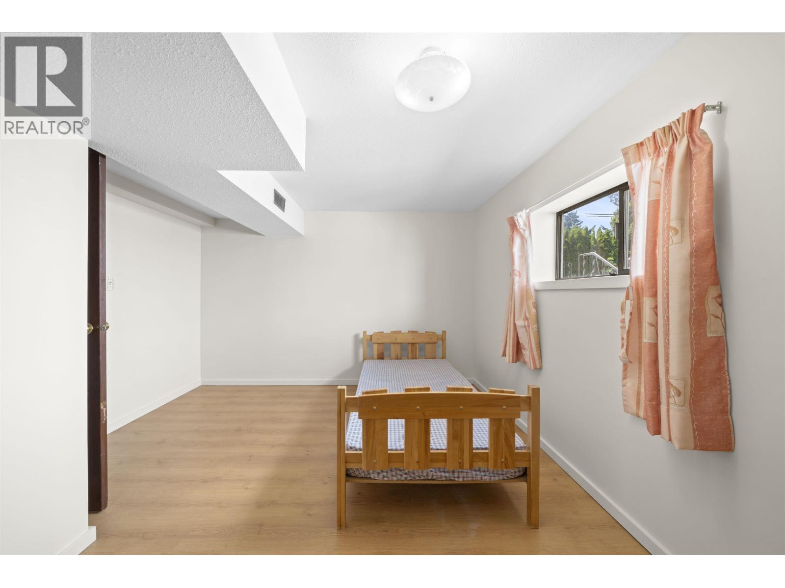 4 Bed, 2 Bath House for Sale in Vancouver – 942 NANAIMO STREET, Vancouver – MLS# R3159012 - Image 18