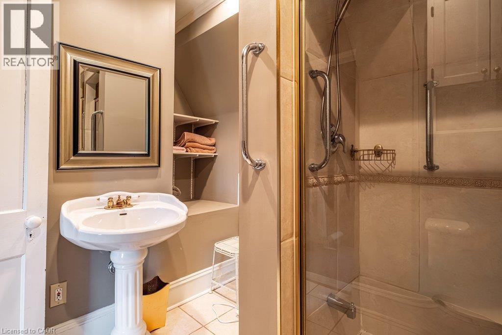 370 HESS Street S - Image 35