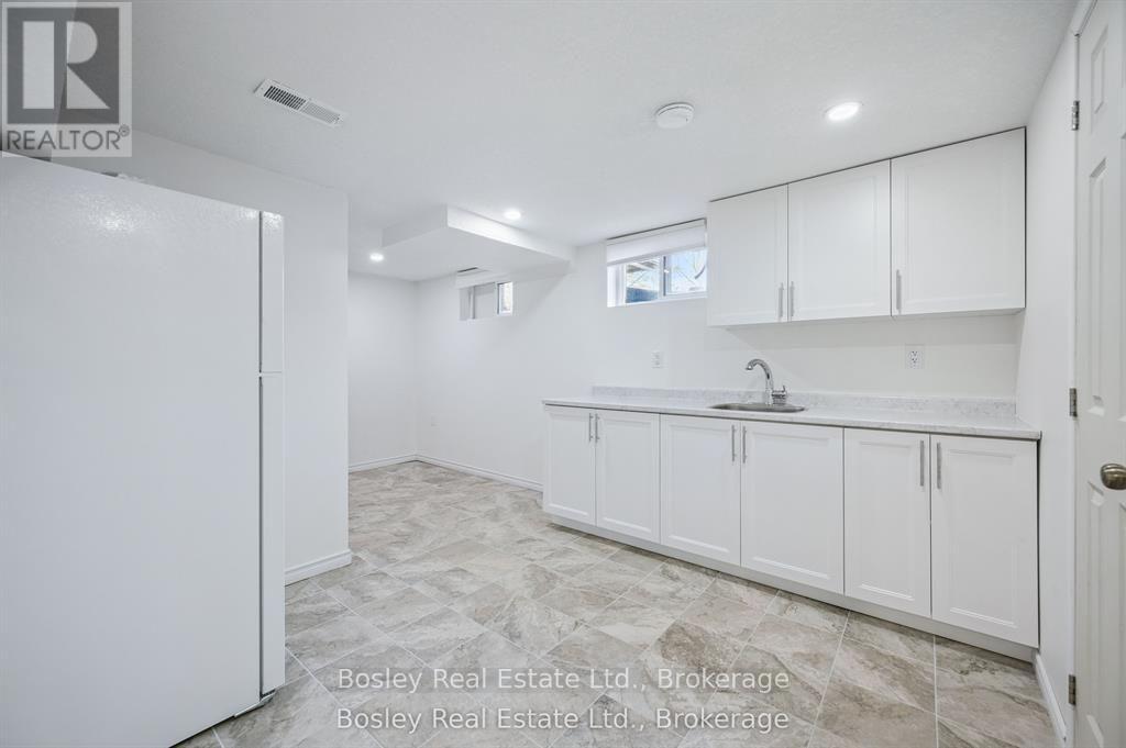 8 GORDON STREET - Image 19