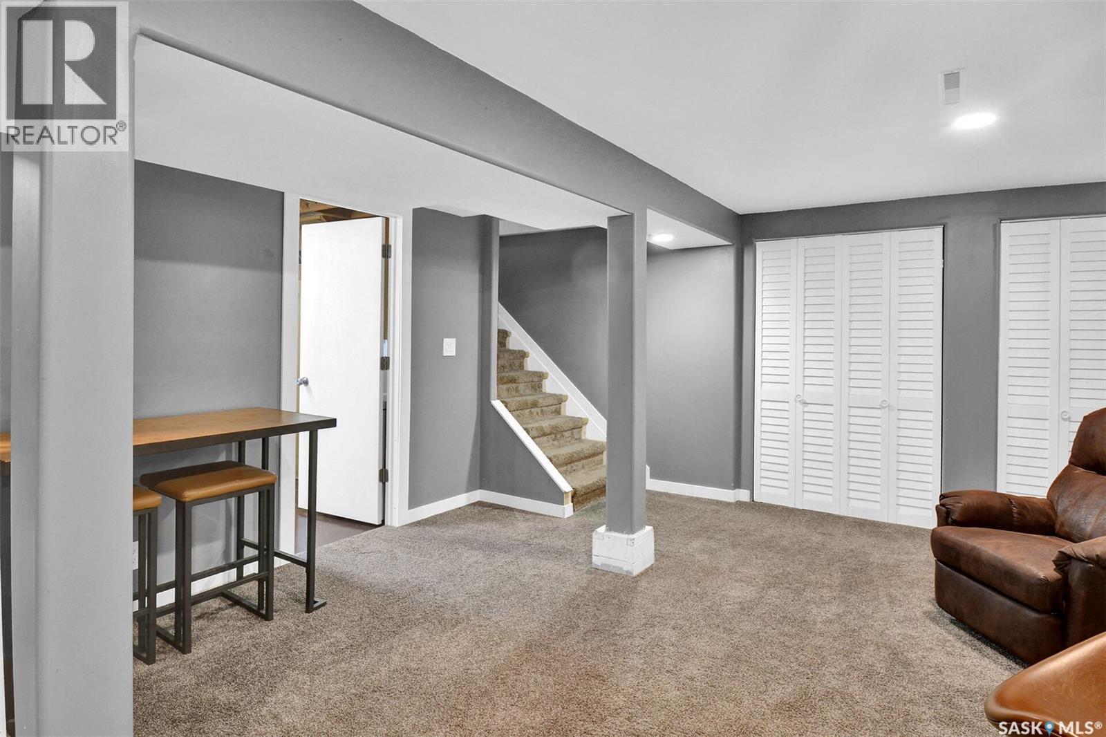 816 4th STREET E - Image 17