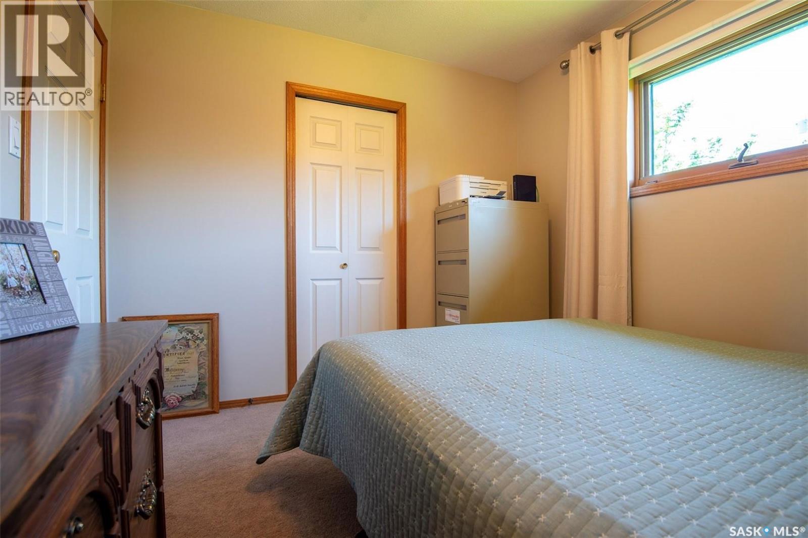447 1st STREET E - Image 17