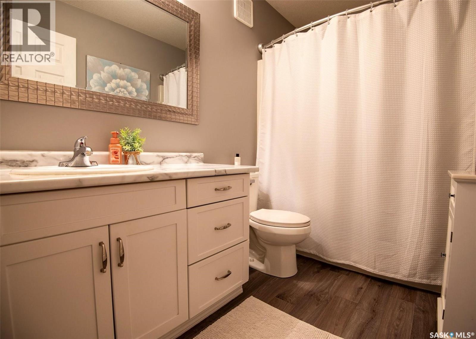 447 1st STREET E - Image 18