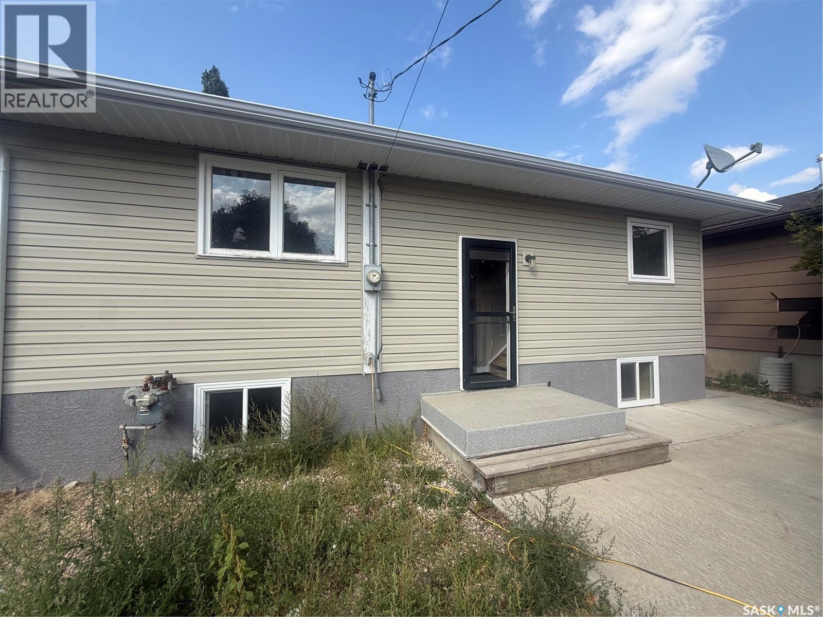411 5th AVENUE W - 2