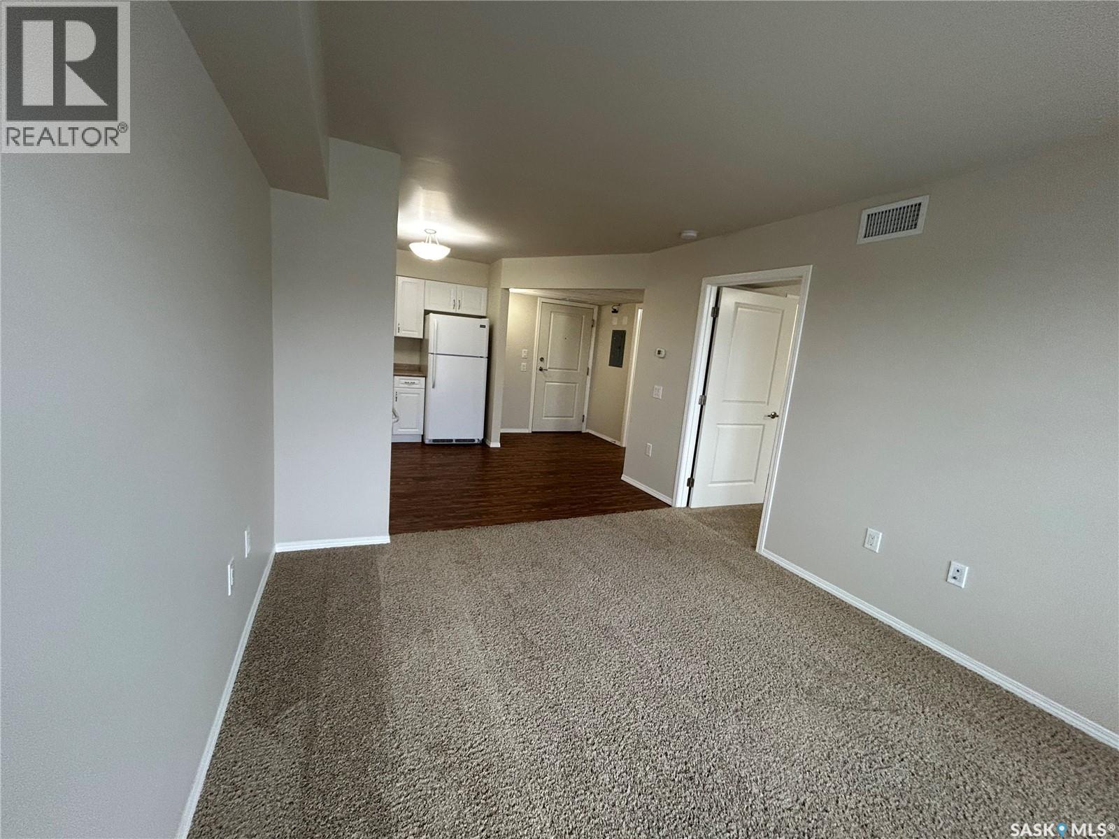 #426 601 110th AVENUE - Image 3