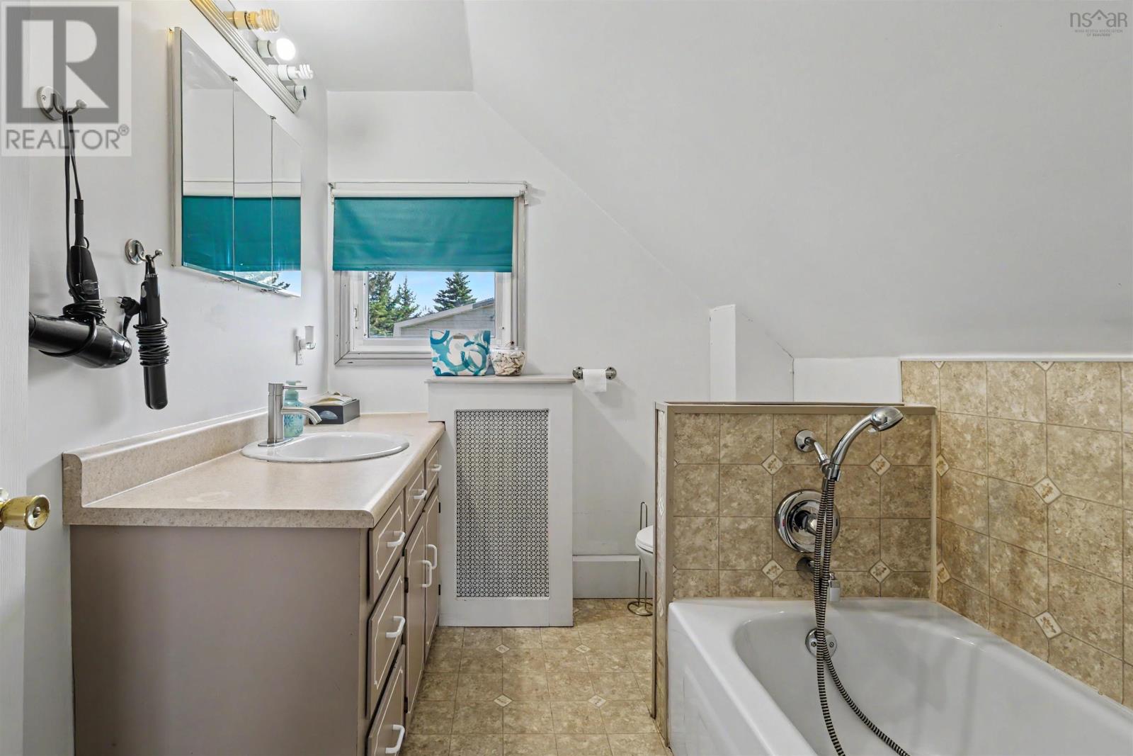 Property 33 of 33 of 218 Pitt Street