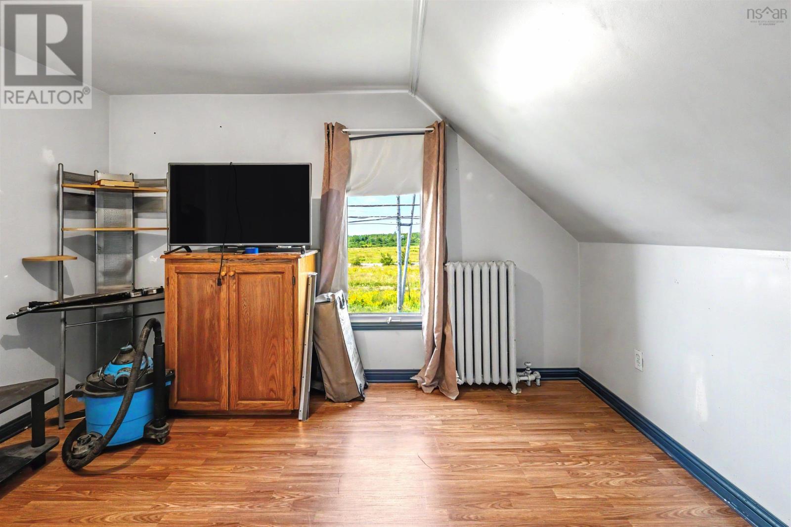 Property 28 of 33 of 218 Pitt Street