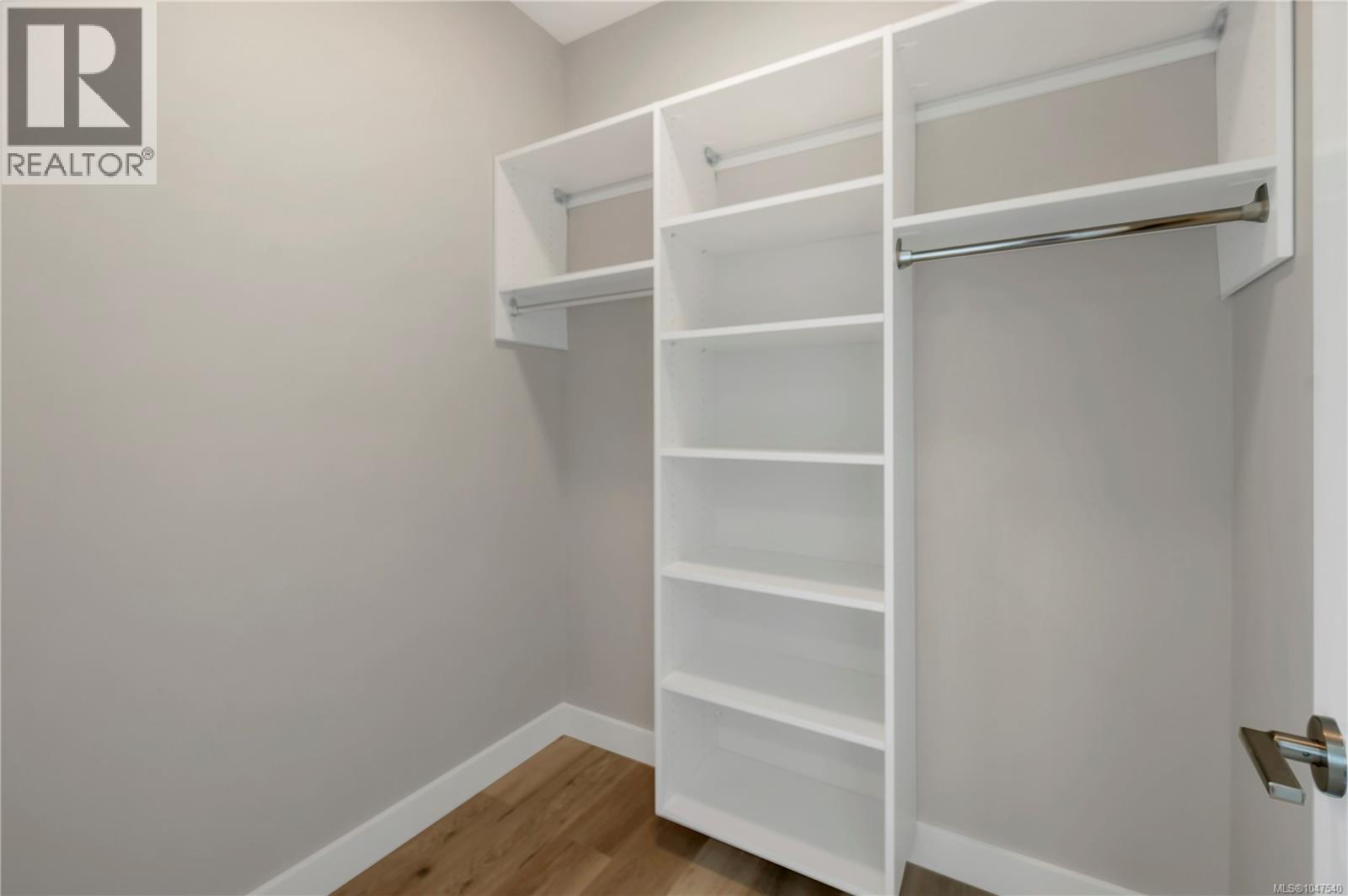 237 Walworth Rd S - 32
