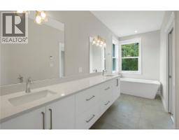 237 Walworth Rd S, Campbell River, BC V9W0J3 Photo 27