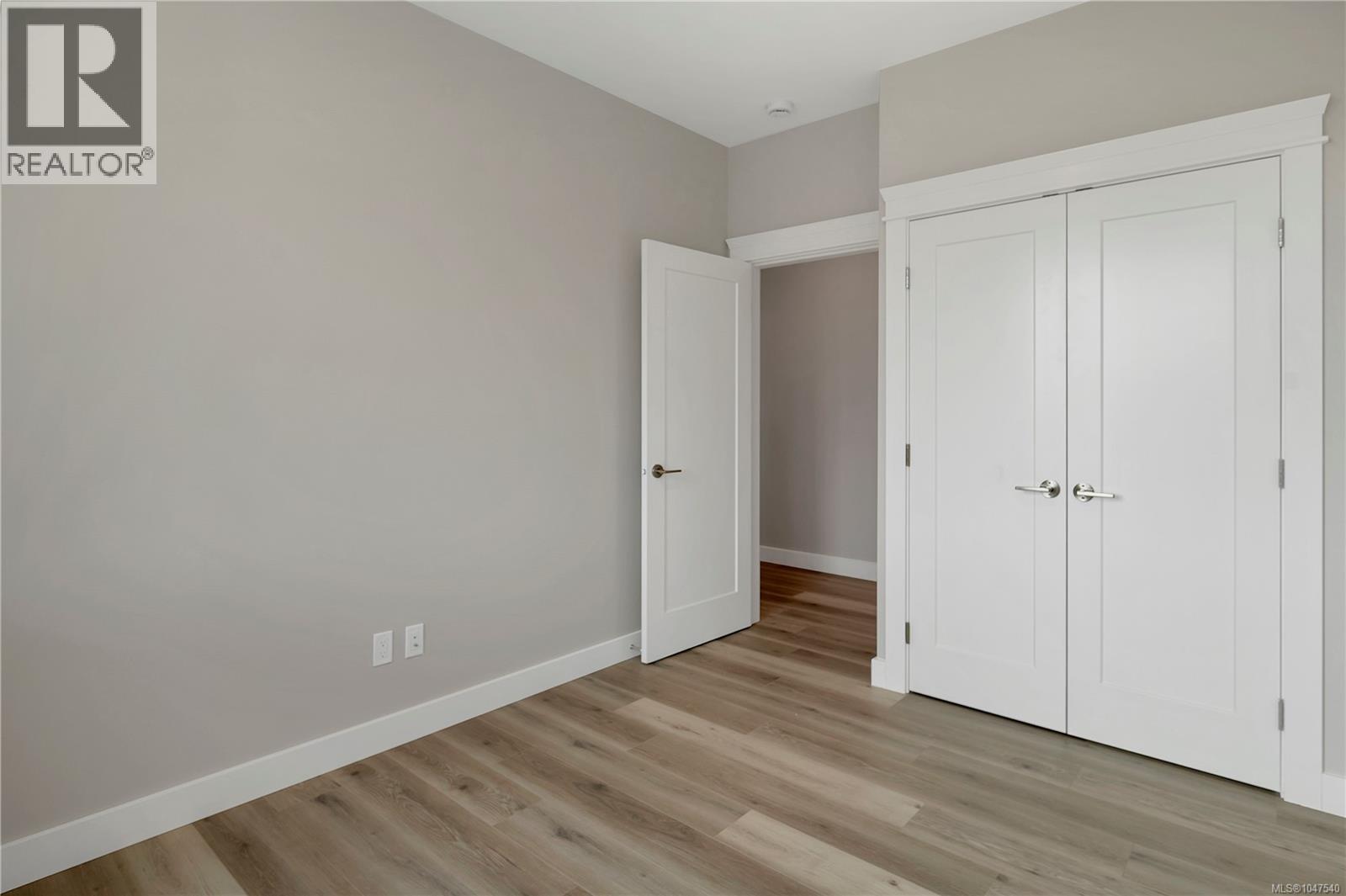 237 Walworth Rd S - 36
