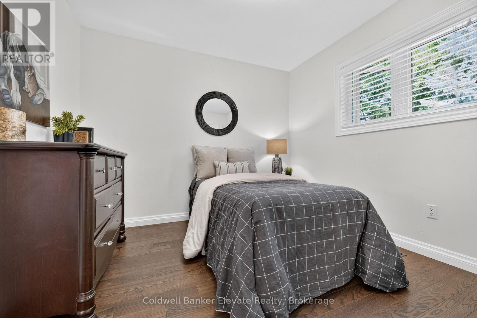 51 GOLLOP CRESCENT - Image 33