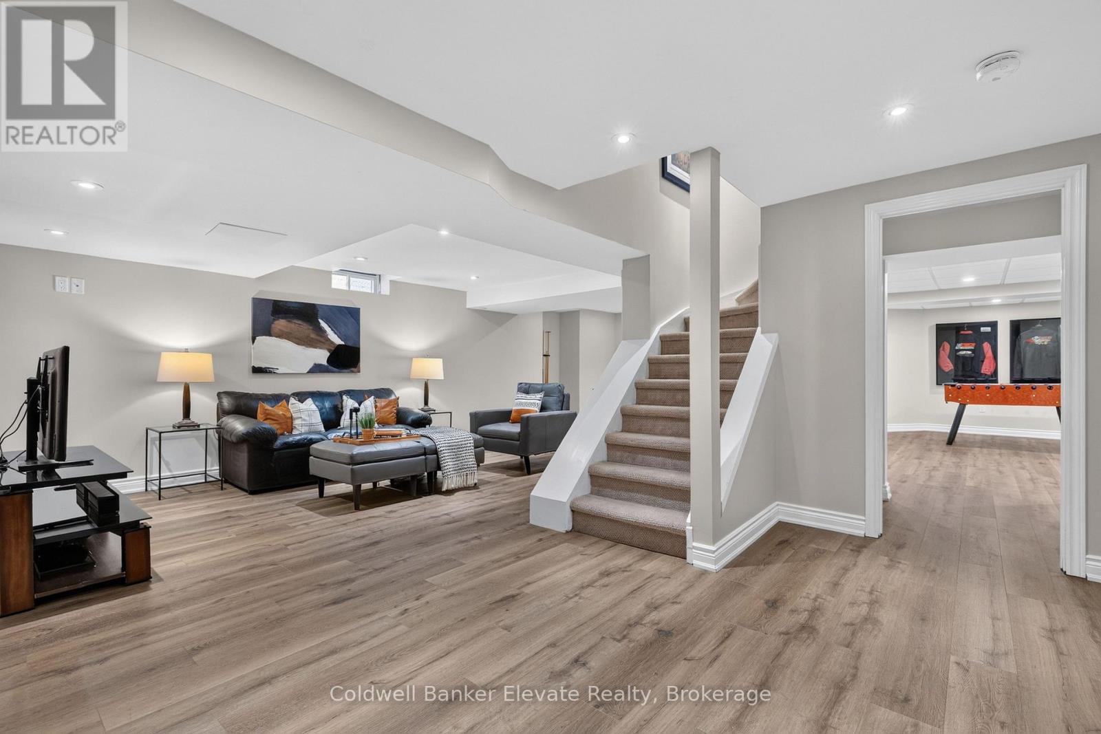 51 GOLLOP CRESCENT - Image 36