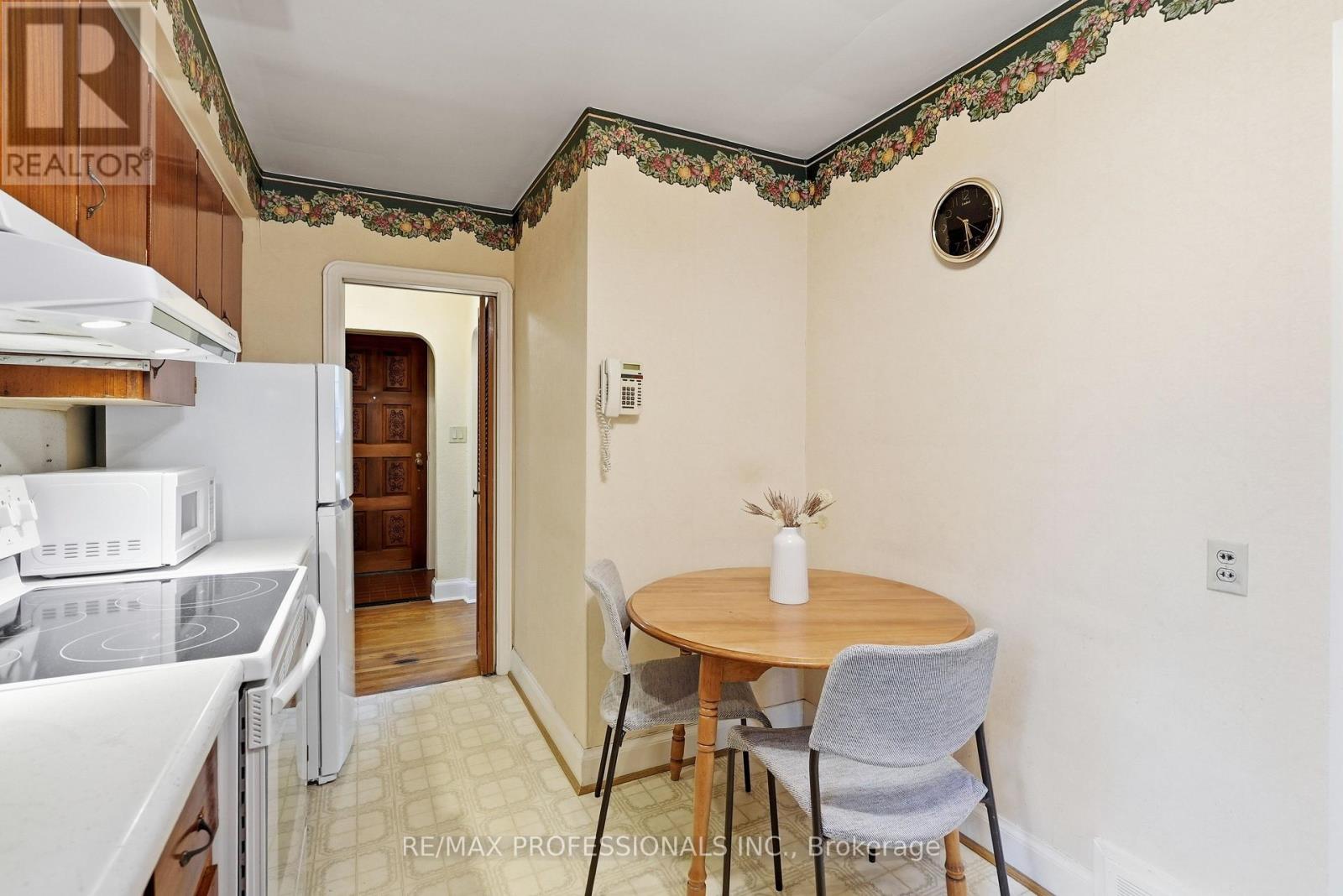 1 BERNICE AVENUE - 18