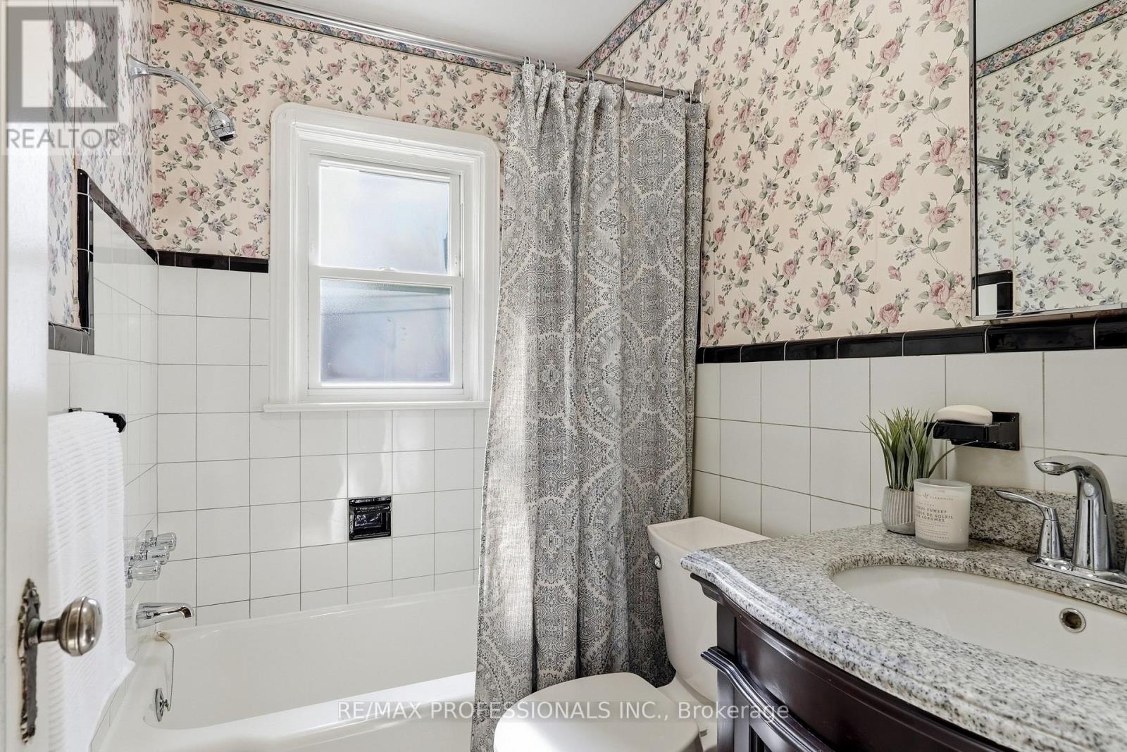 1 BERNICE AVENUE - 28