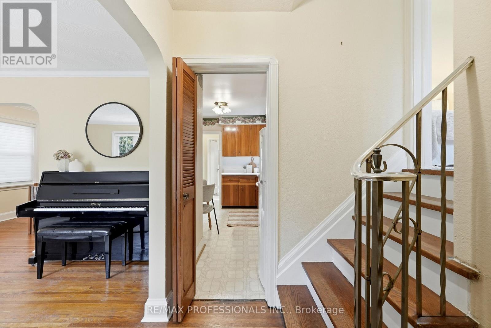 1 BERNICE AVENUE - 4