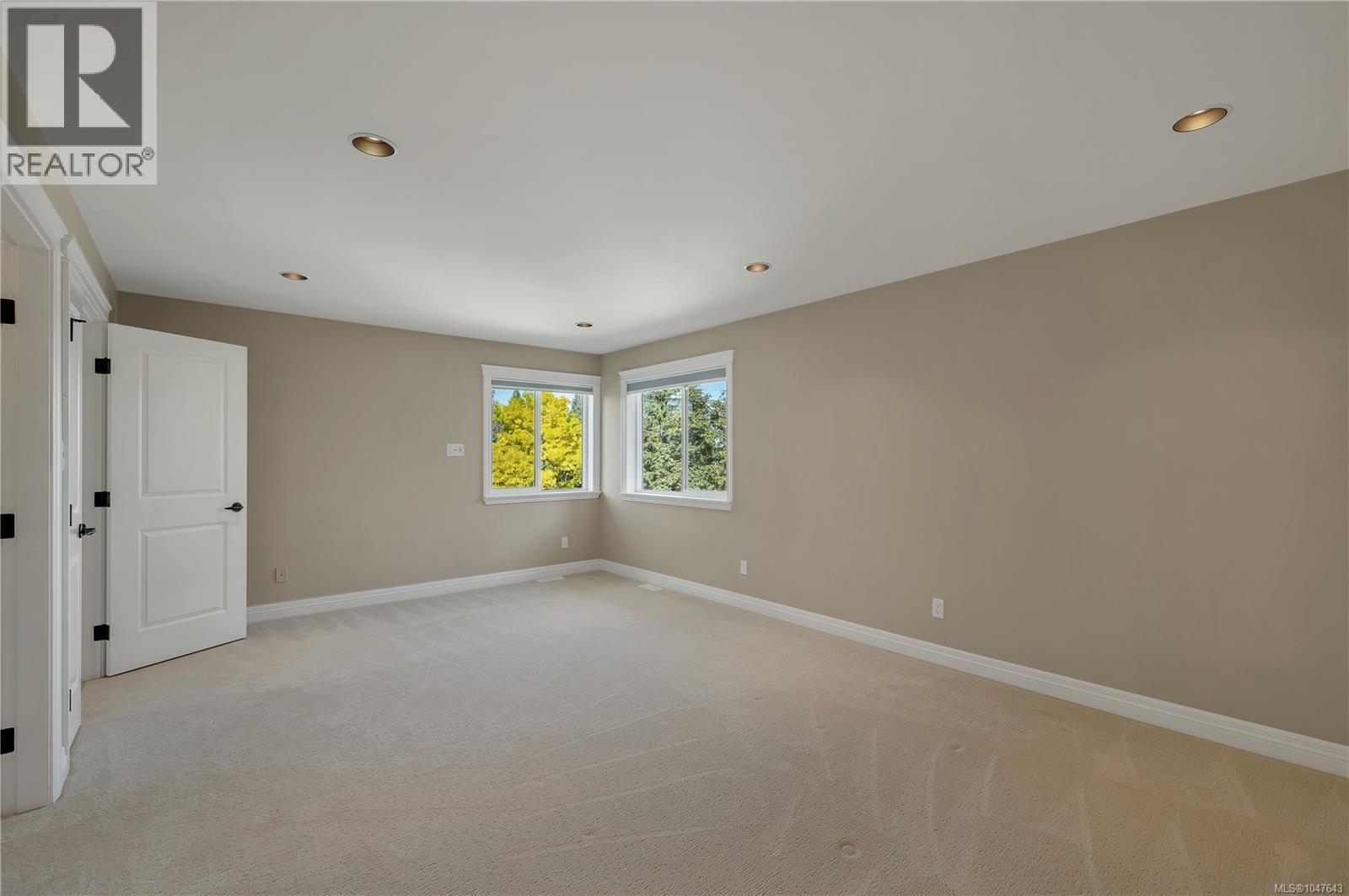 830 Pinecrest Rd - Image 28