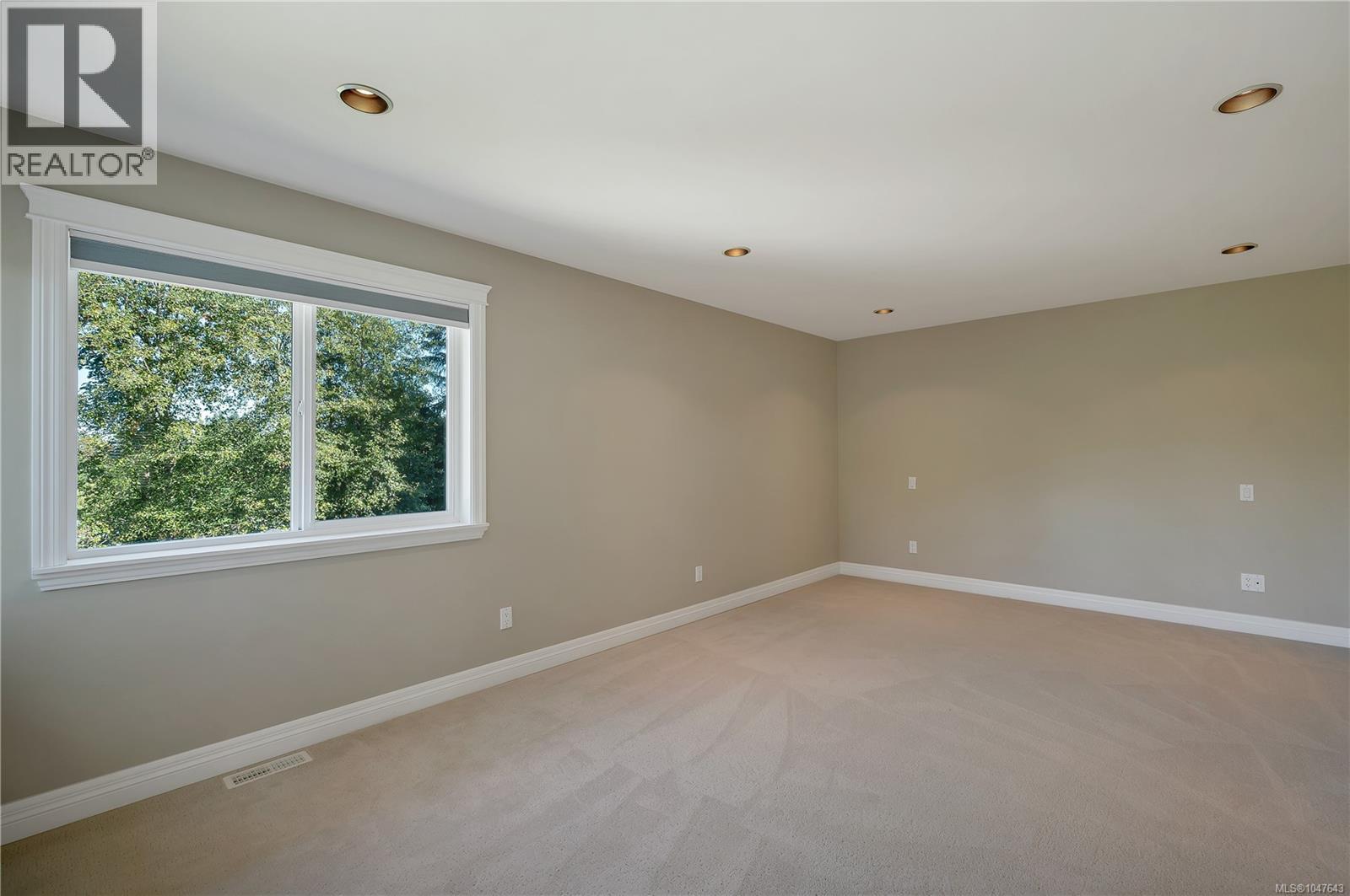 830 Pinecrest Rd - Image 29
