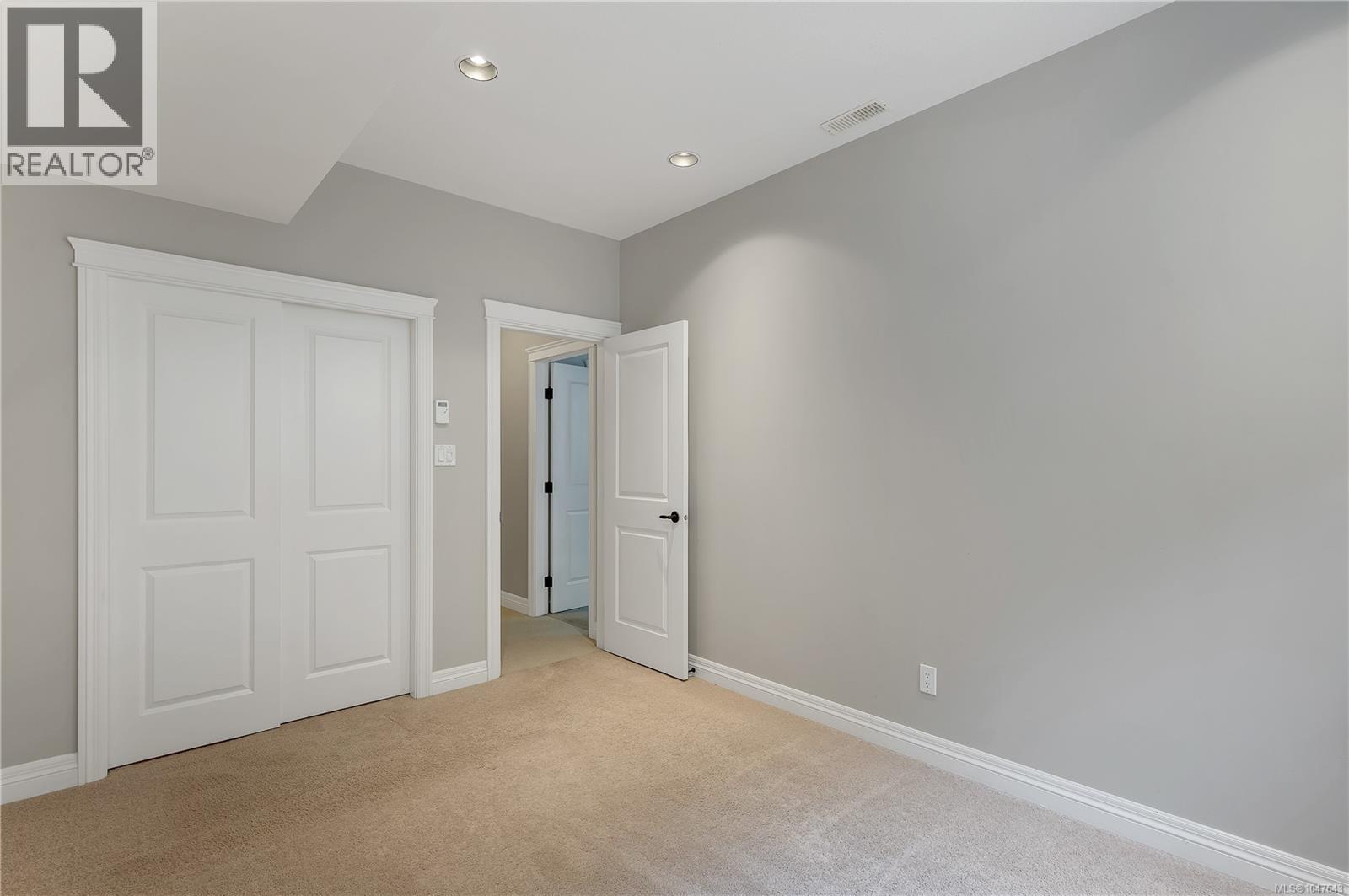 830 Pinecrest Rd - Image 48