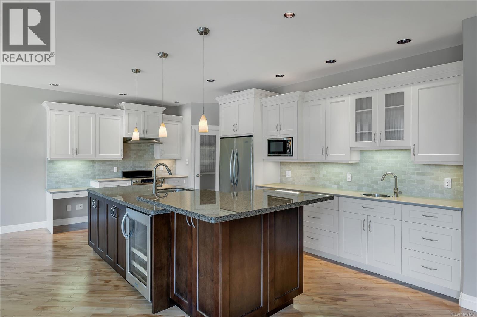 830 Pinecrest Rd - Image 6
