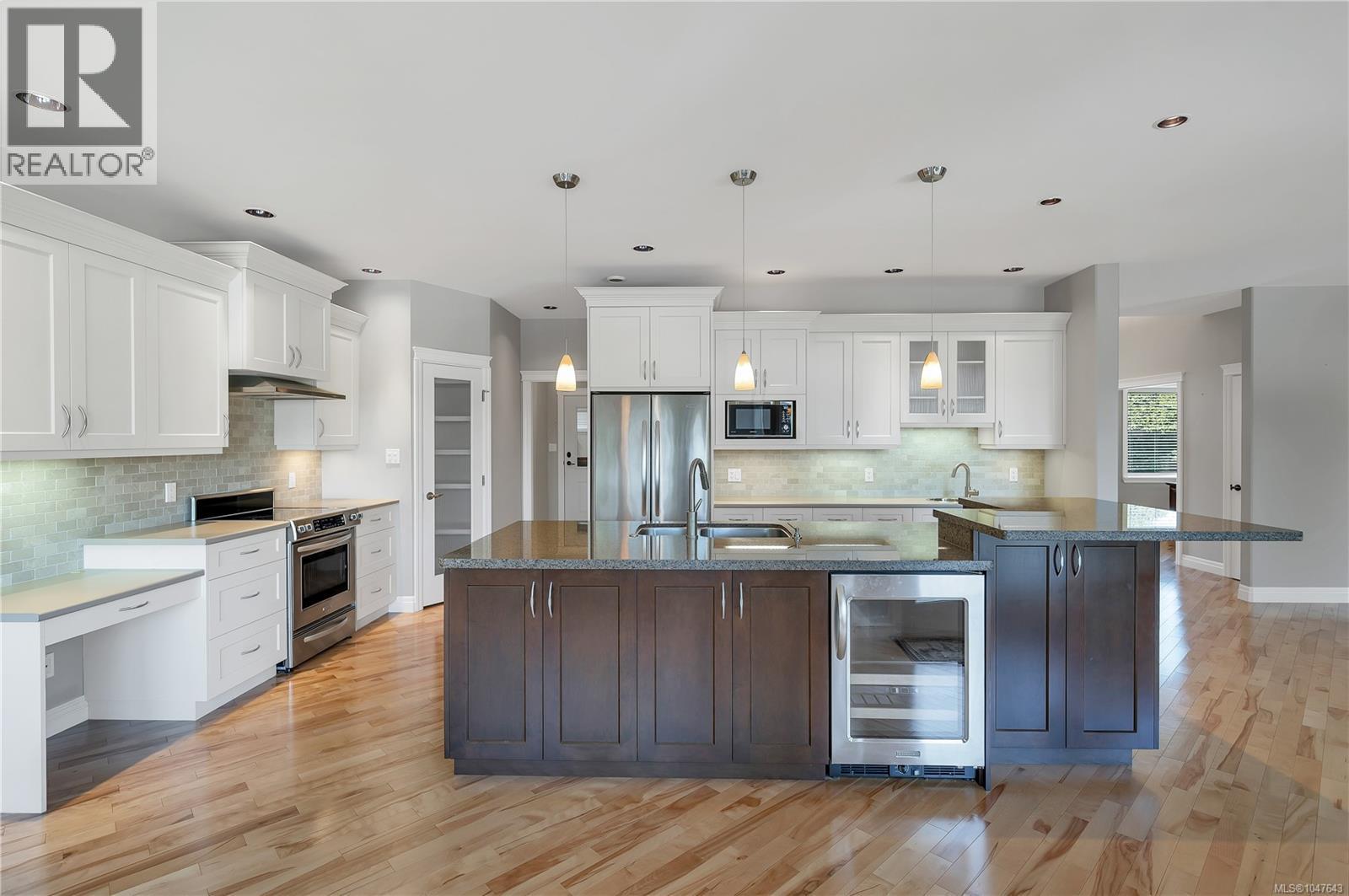 830 Pinecrest Rd - 7