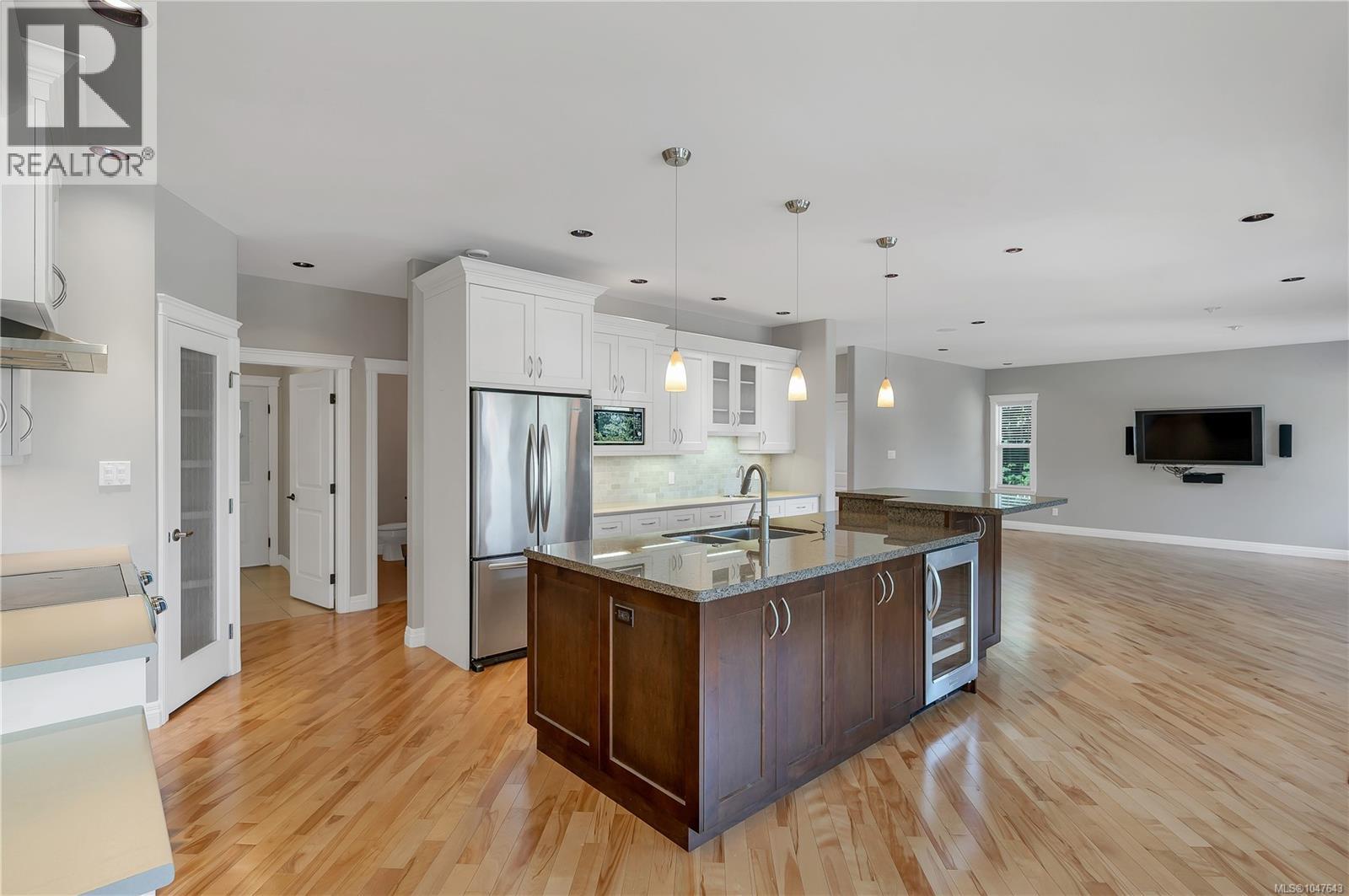 830 Pinecrest Rd - 8