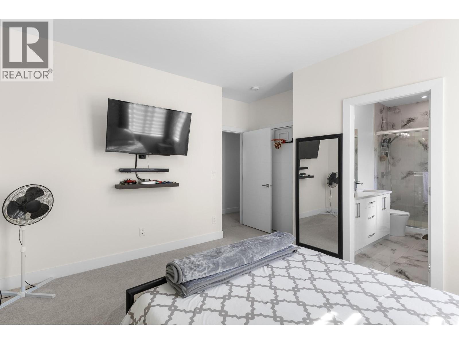 #2 1354 Rutland Road N - 17