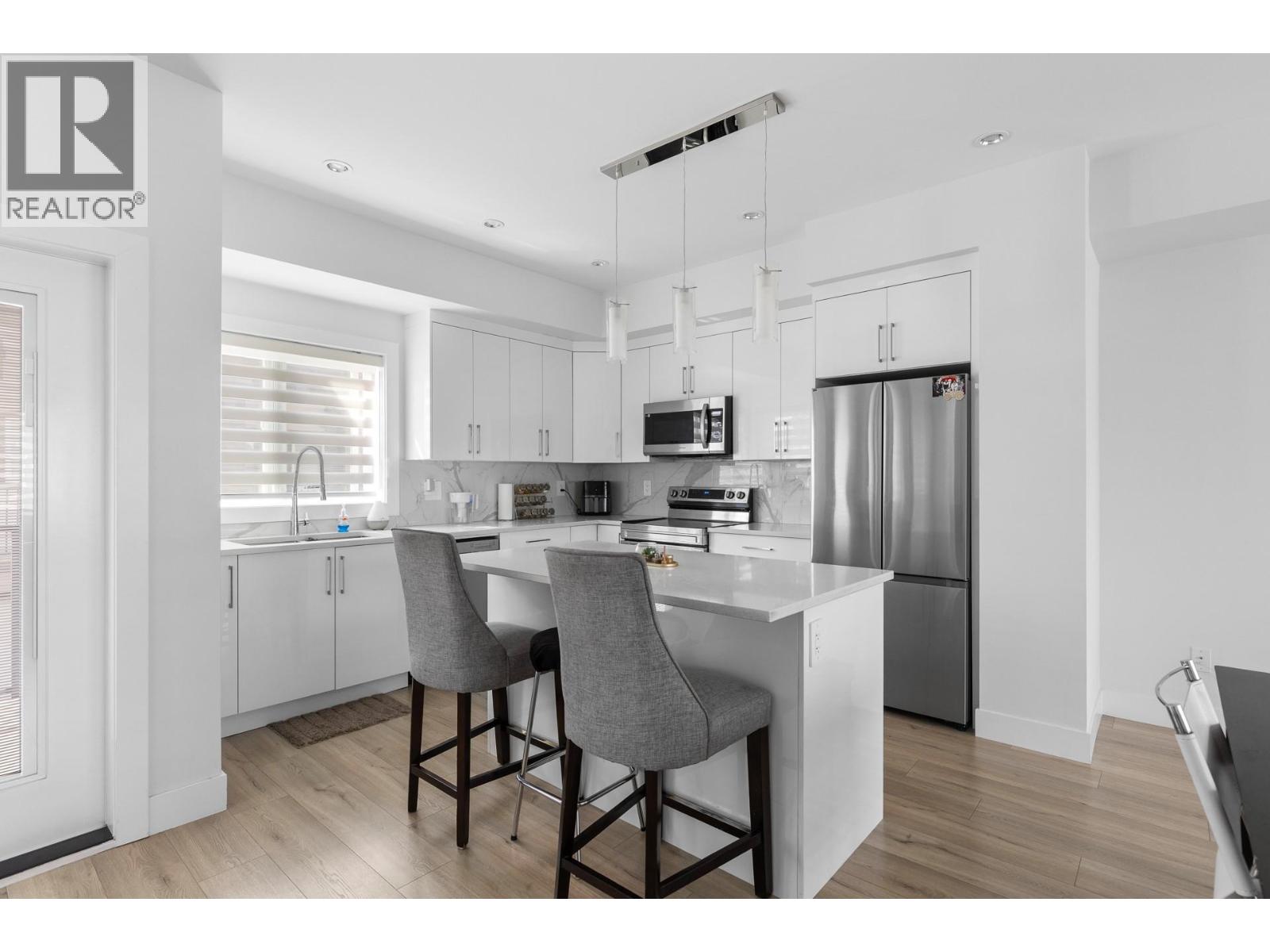 #2 1354 Rutland Road N - 8