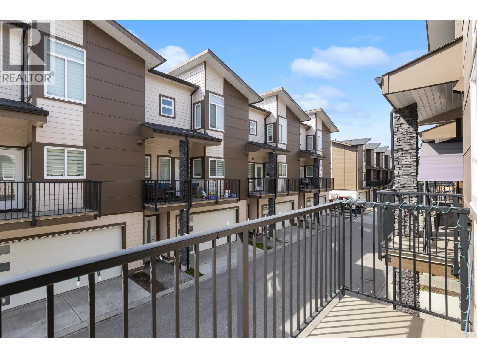 #2 1354 Rutland Road N - 14