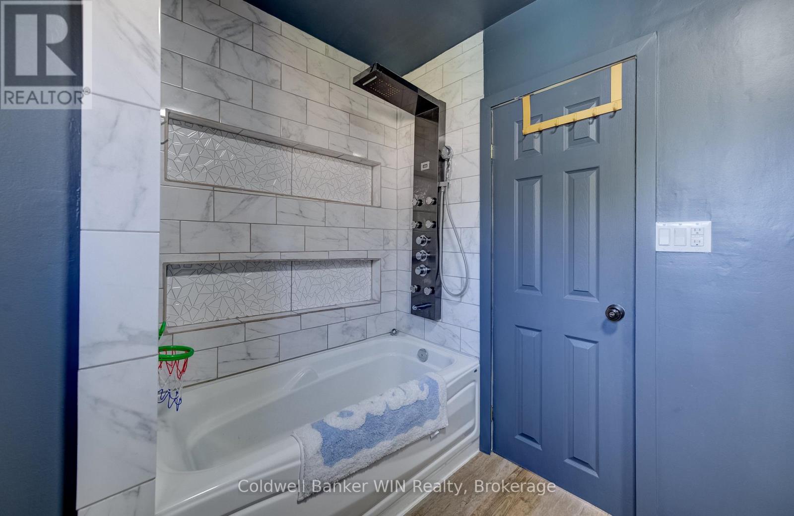 340 SLIGO ROAD W - 23