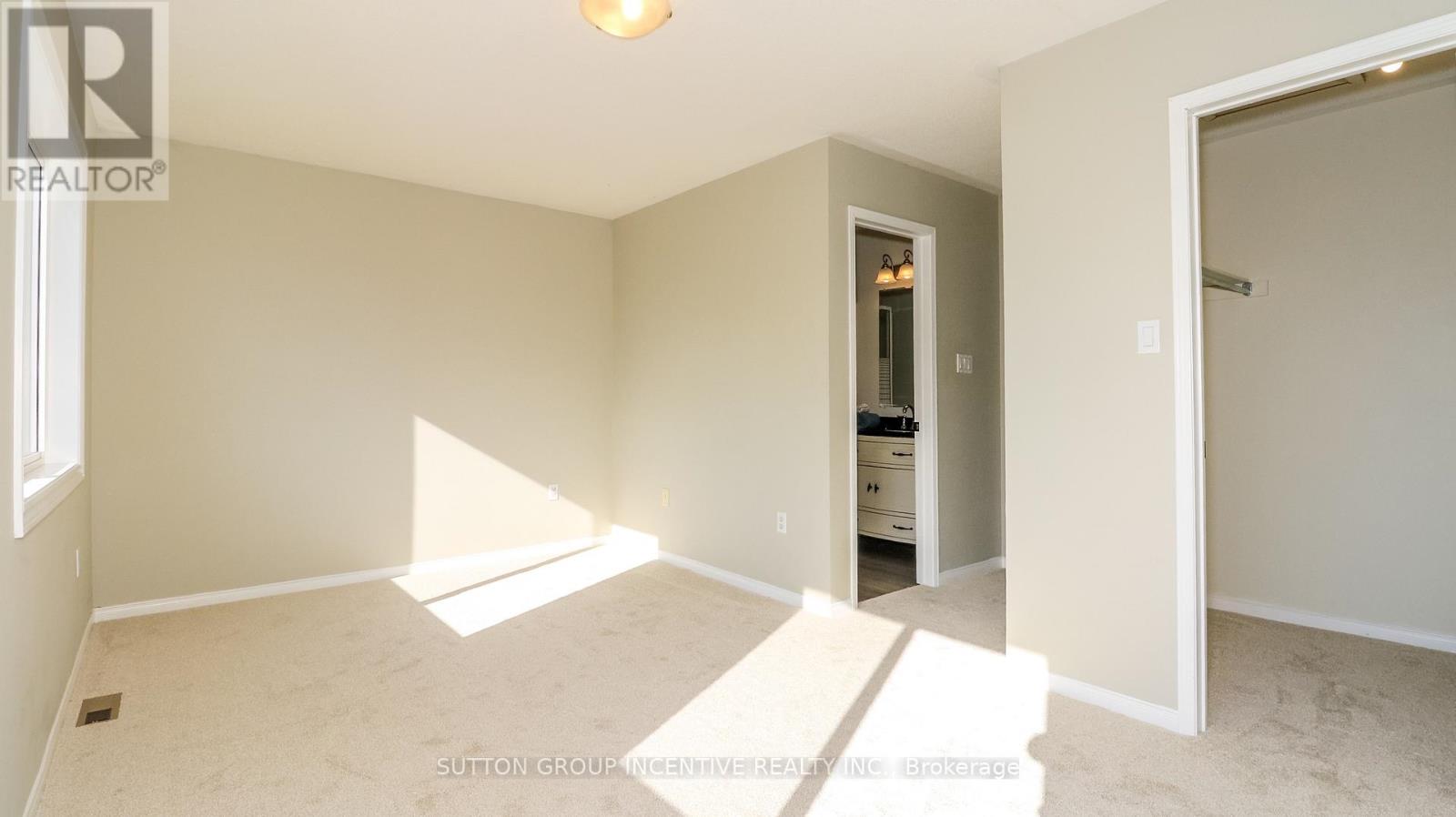 15 BRUCE CRESCENT - Image 29