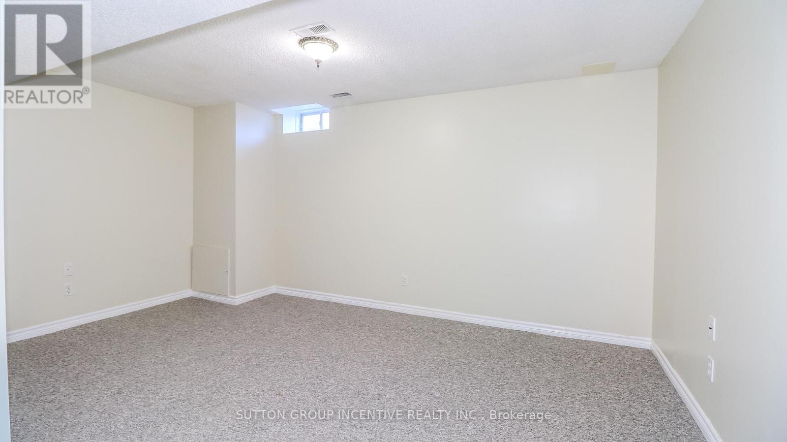15 BRUCE CRESCENT - Image 32