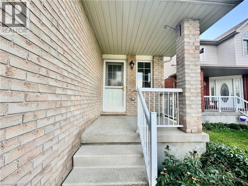 56 LENA Crescent — photo 3