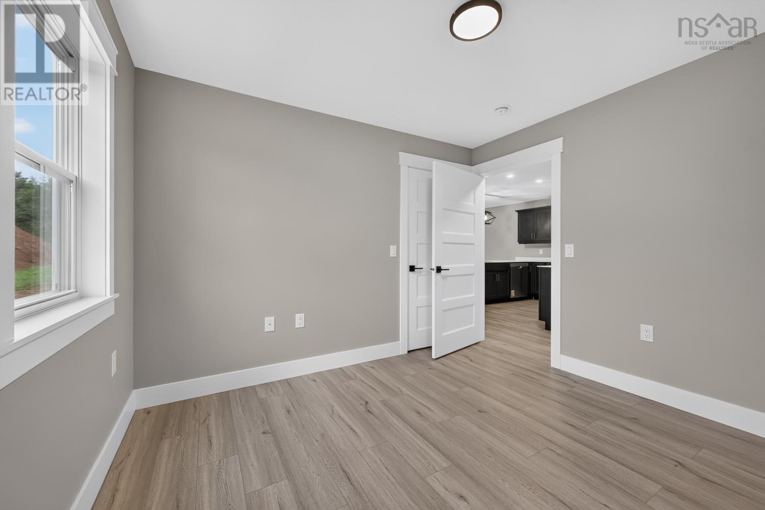 Property 22 of 40 of 79 SUMMER HILL Place