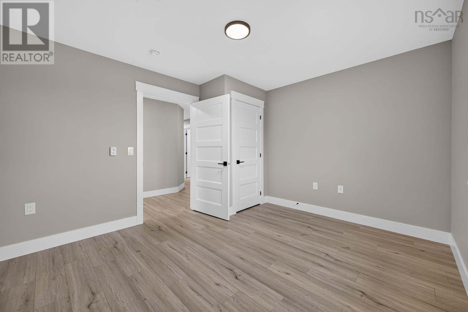 Property 25 of 40 of 79 SUMMER HILL Place