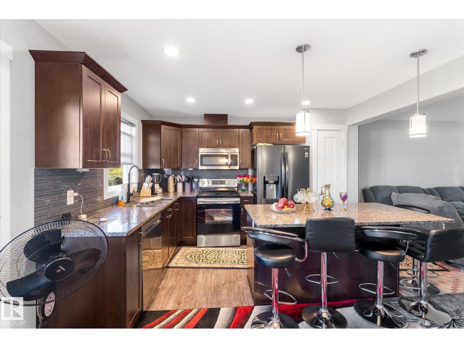 #2 5203 149 AV NW - 11