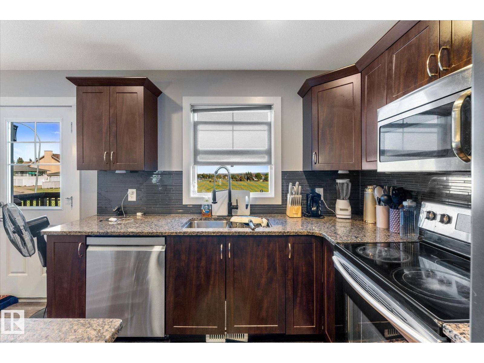 #2 5203 149 AV NW - 9