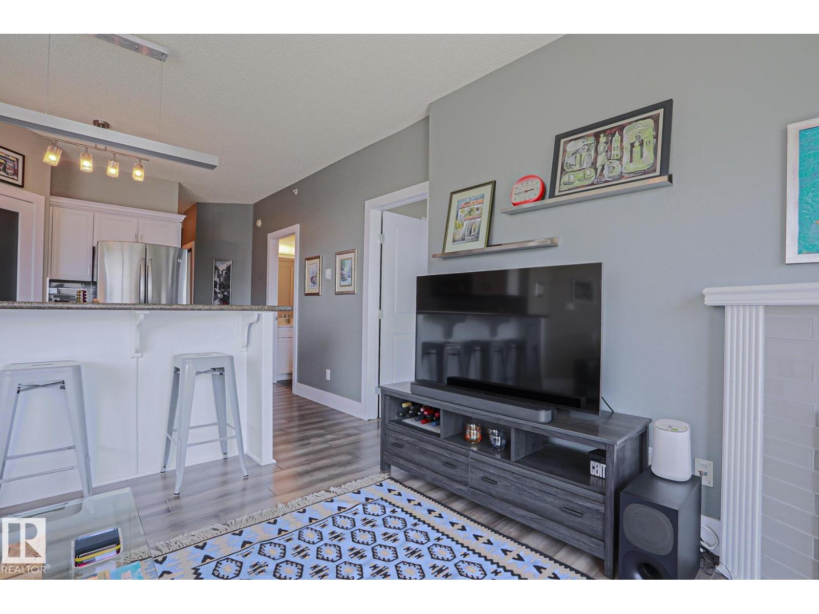 #1004 10504 99 AV NW, Downtown (Edmonton), Edmonton photo 4