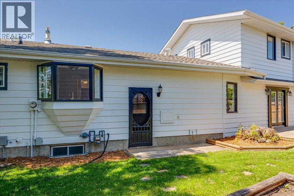 Listing photo – 3 Armstrong Close, Red Deer
