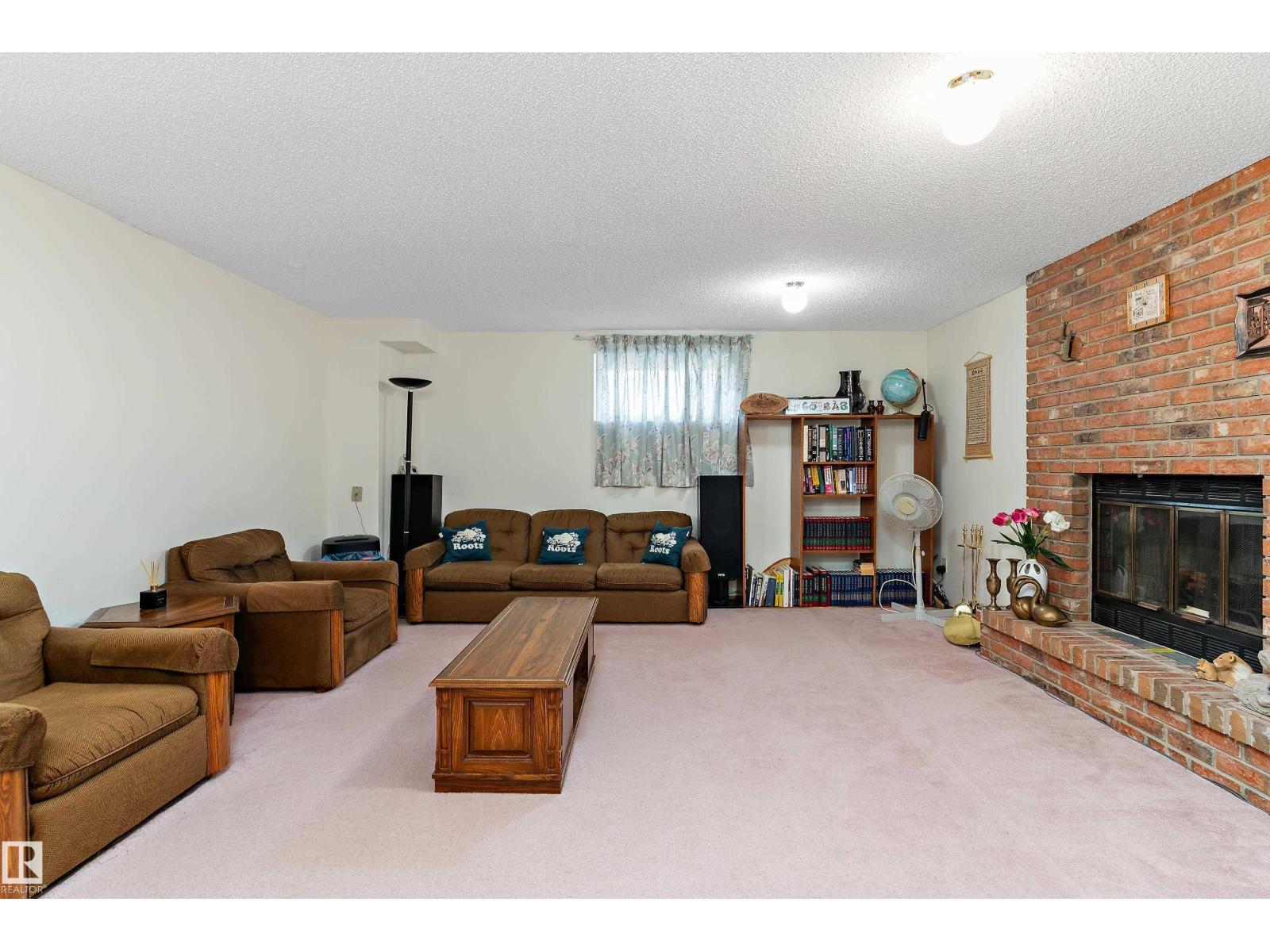 17724 94 ST NW - 16