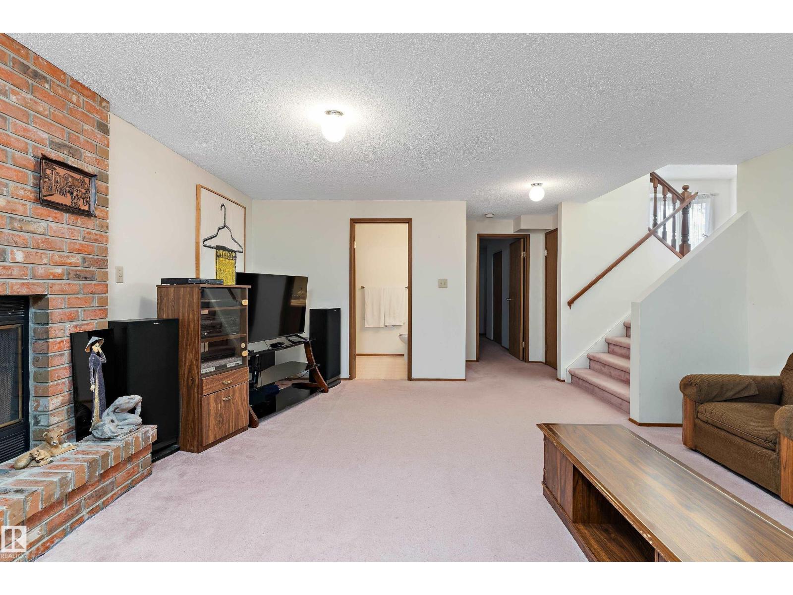 17724 94 ST NW - 14