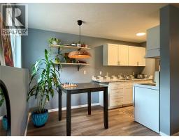 Primary Bedroom - 150 Skaha Place Unit# 111, Penticton, BC V2A7K1 Photo 6