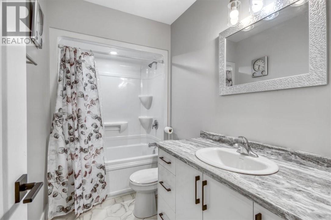 112 Hollybrook Crescent - Image 28