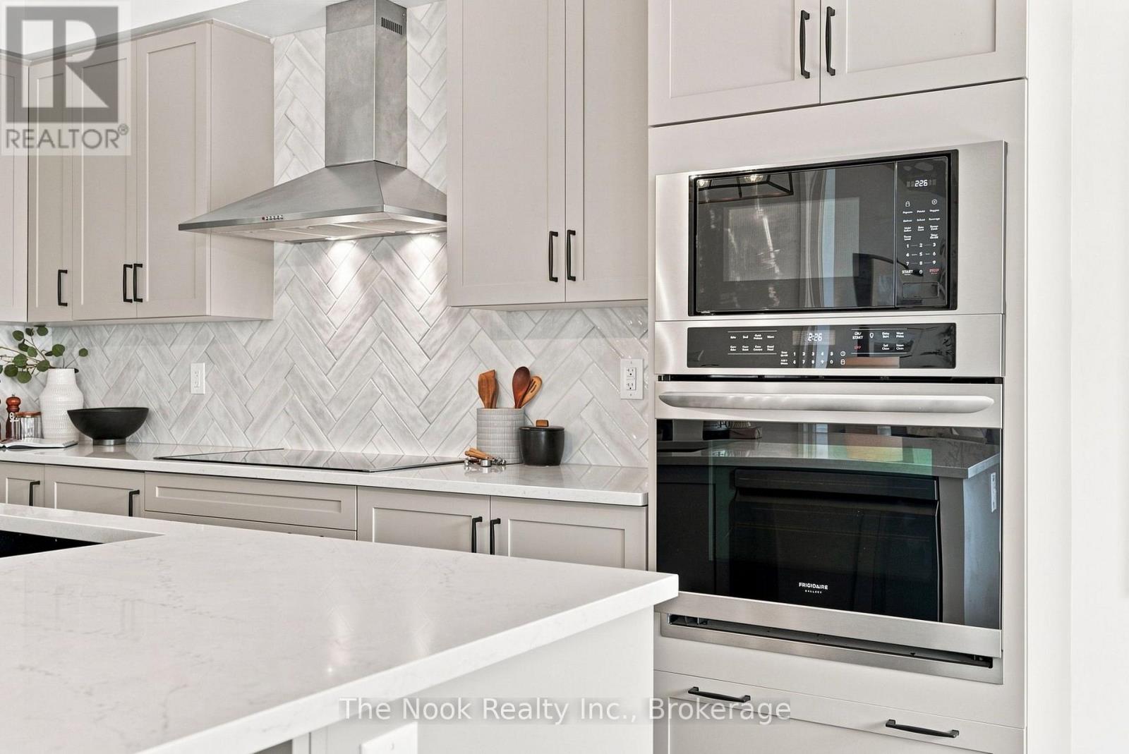 100 WOOLACOTT LANE - 12