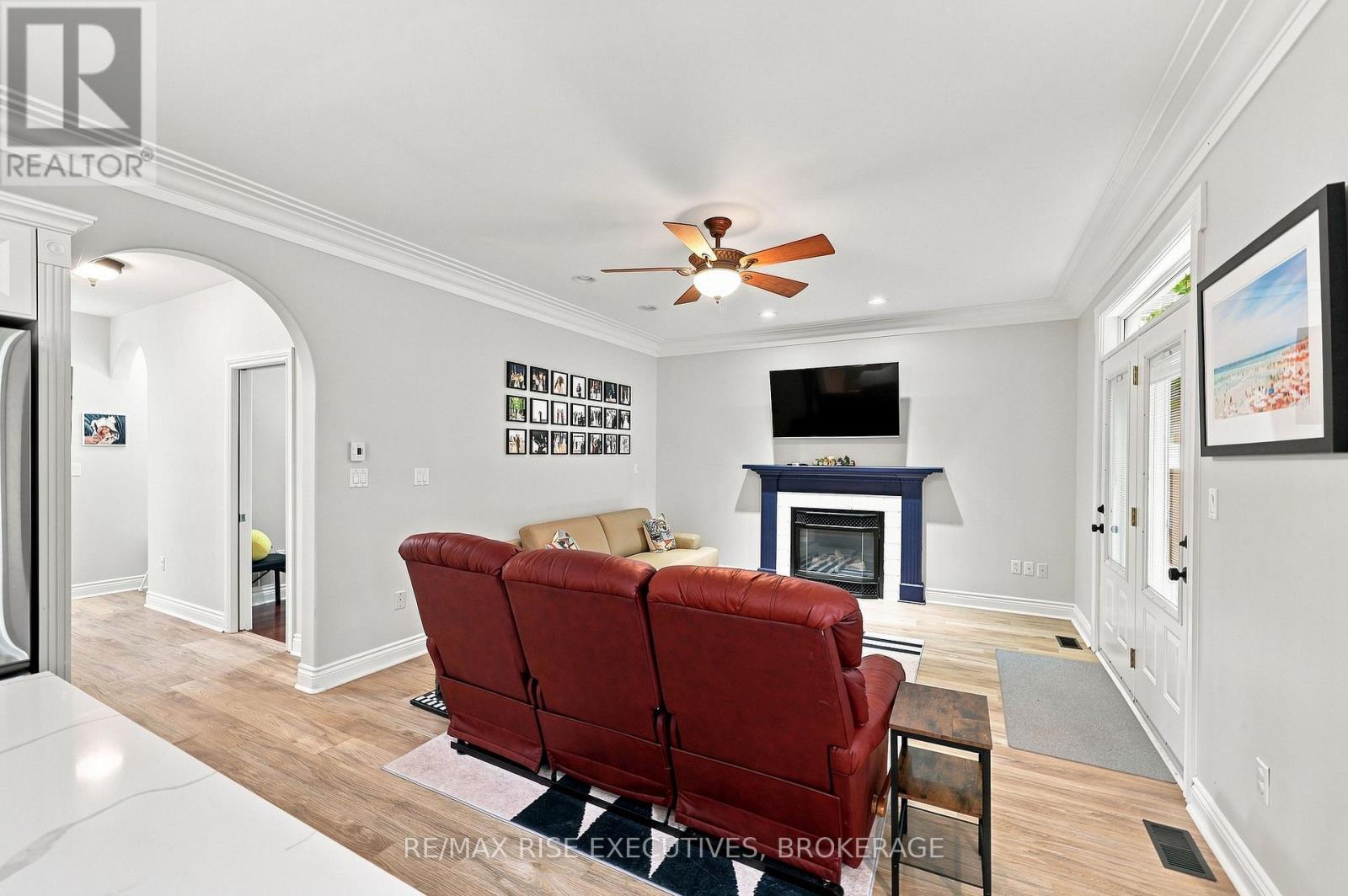700 MELROSE STREET - 14